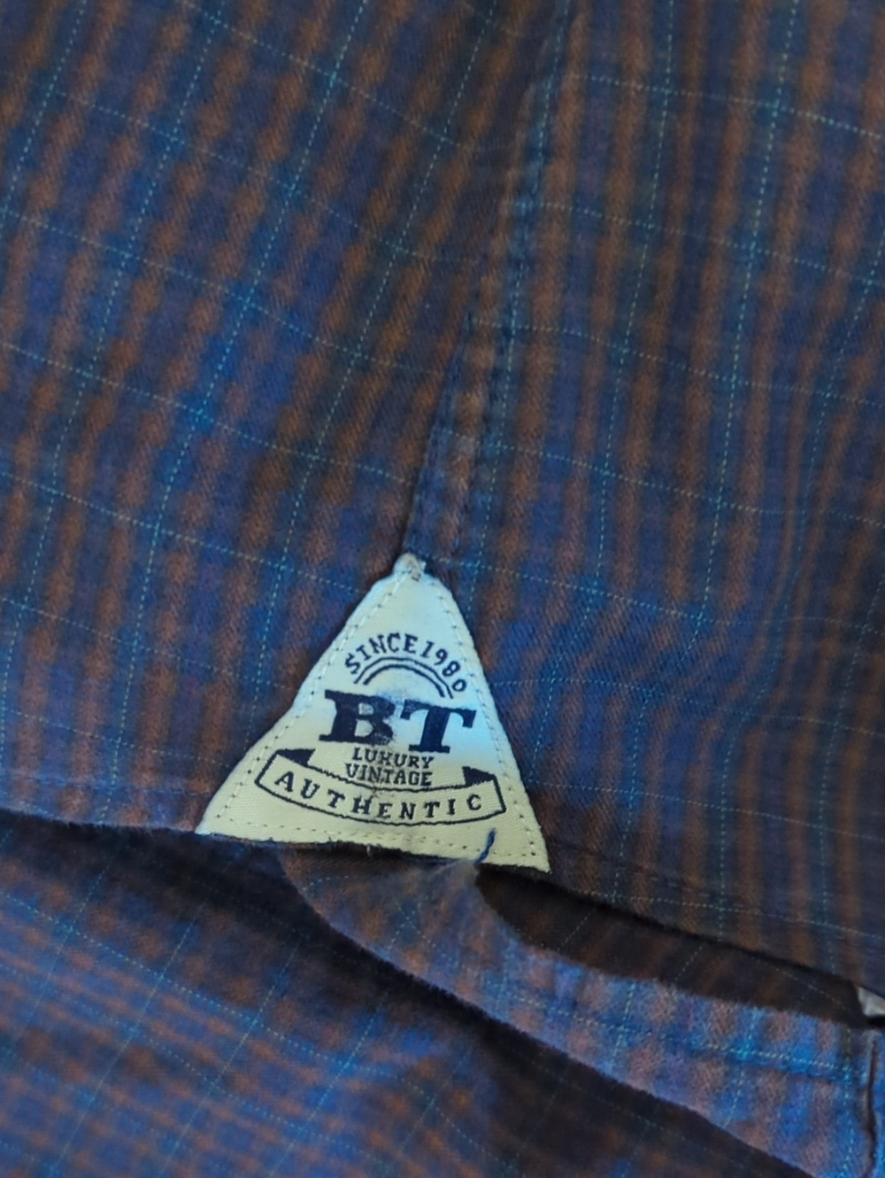 Bundle: 2 Men's Long-Sleeve Button-Down Shirts  Size L - Picture 4 of 8